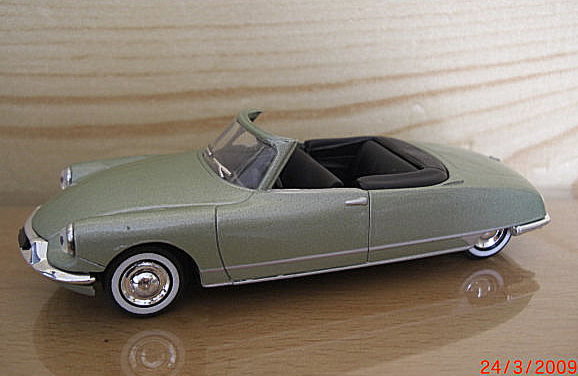13_DS19 cabrio zelená met. 1961 (Solido)-1/43