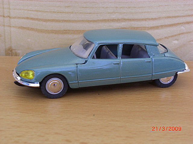14_DS21 zelená met.1967 (Norev) -1/43