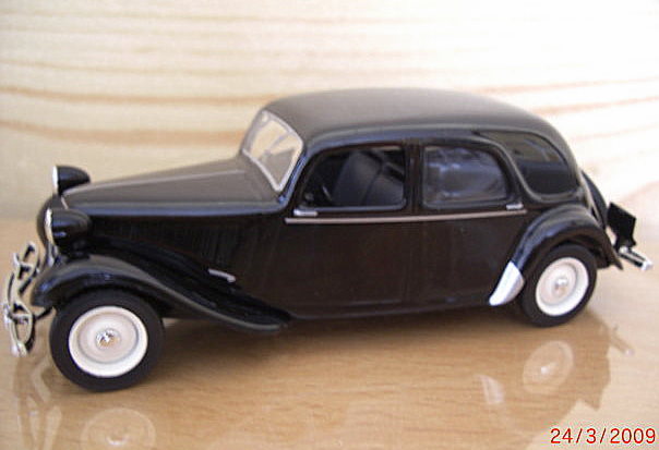 10_11CV Traction Avant berline 1950 (Ixo Altaya)-1/43