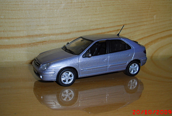 7_Xsara  Grilyne šedá met. 2003 (Norev)-1/43