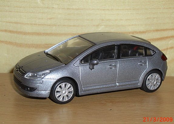 6_C4 stříbrná 5.dveř. 2004 (NewRey)-1/43