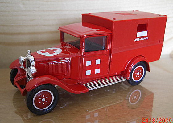 6_C4 F.  Ambulance 1930 (Solido) -1/43