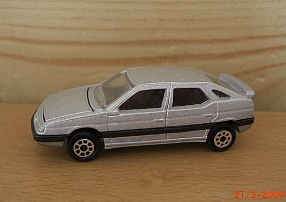 4_XM stříbrná met. 1986 (Majorette)-1/61