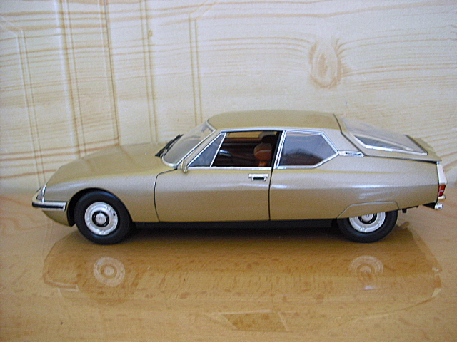 1_SM zlatá met. 1970 (Norev)-1/18