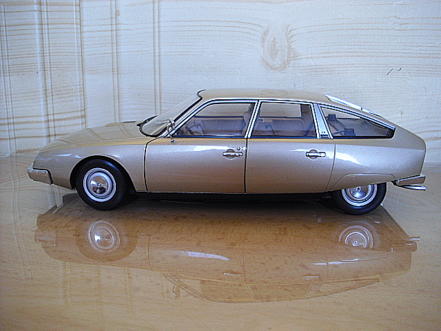 1_CX 2000 zlatá met. 1974 (Norev)-1/18