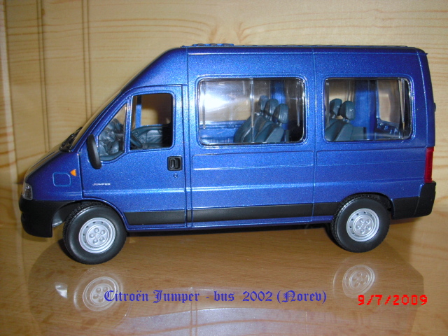 1_Jumper mikrobus modrá met. 2002 (Norev)-1/24