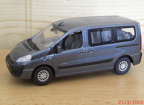 1_Jumpy minibus šedá met. 2007 (Norev)-1/43