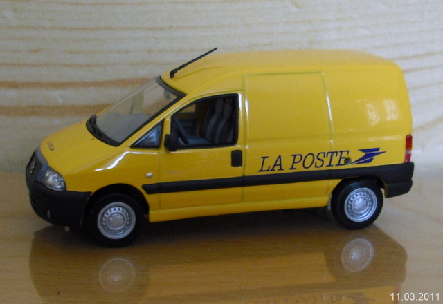 4_Jumpy dodávka "Pošta" 2005 (Norev)-1/43