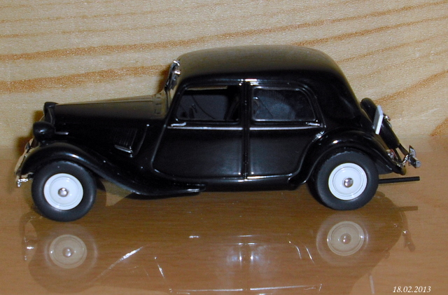 13_11 Traction avant berline 1949 (DeAgostini)-1/43