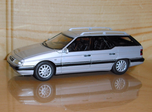 3_XM break stříbrná 1994 (Neo)-1/43