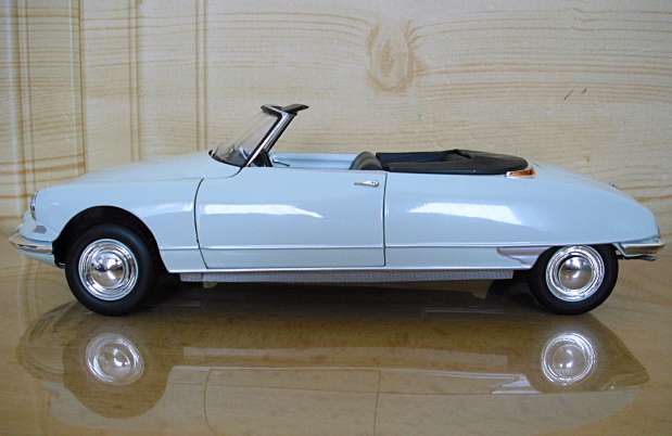 2_DS19 cabrio bílá 1961 (Norev)-1/18
