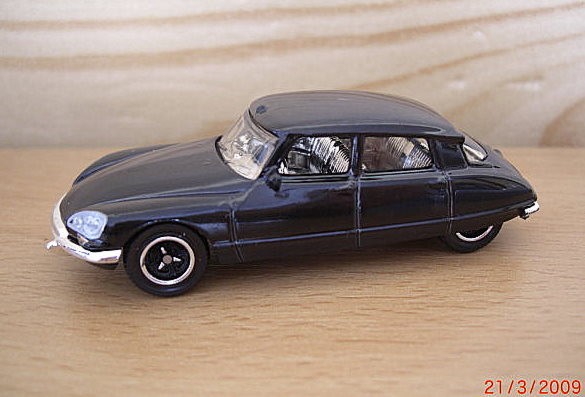 24_DS19 černá 1968 (Matchbox) -1/65