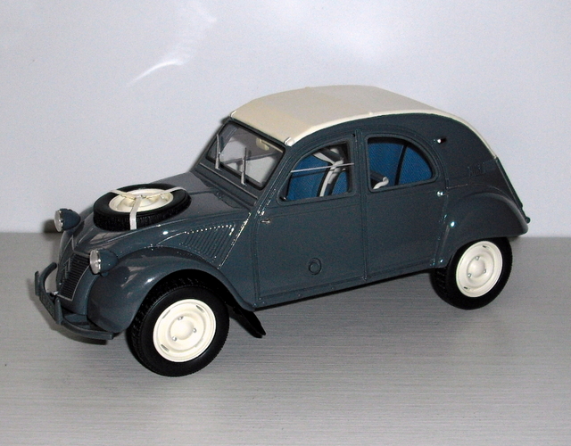 5_2CV Sahara šedá 1958 (Ottomobile) měř:1/18