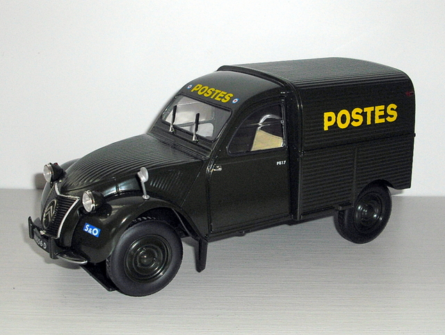 8_2CV F. Postes 1952 (Norev) měř:1/18