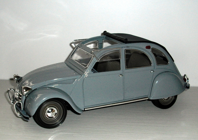 14_2CV šedá 1966 (Solido) měř:1/17