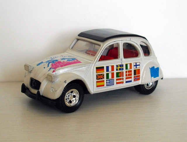 25_2CV europ bílá, potisky (Guival) měř:1/32