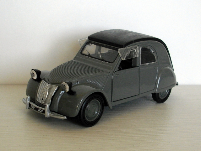 28_2CV šedá 1952 (NewRay) měř:1.32