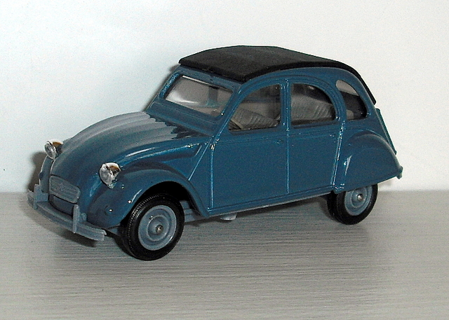 31_2CV modrošedá 1979 (Solido) měř:1/43