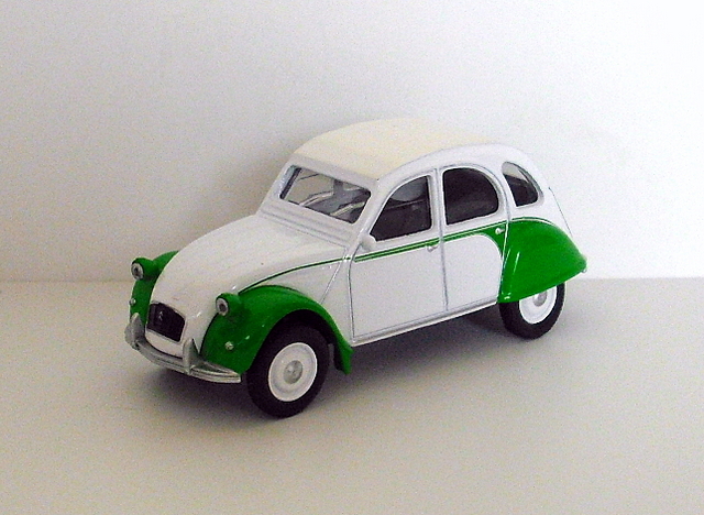 39_2CV Dolly 1986 (Norev) měř:1/64