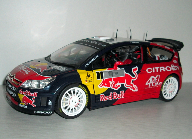 4_C4 RedBull Francie #1 S.Loeb 2008 (Solido) měř:1/18