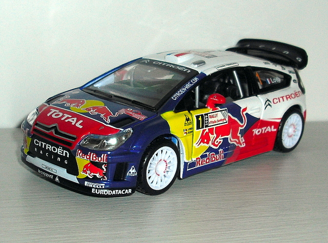 17_C4 WRC #1 S.Loeb Italia 2009 (Bburago) měř:1/32