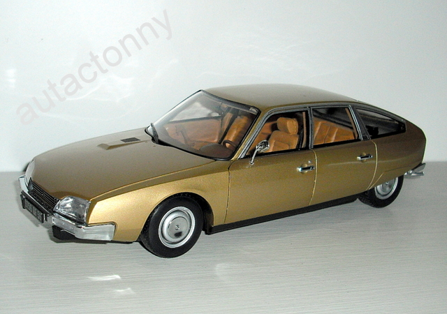 47_CX 2000 zlatá metal. 1974 (Norev)