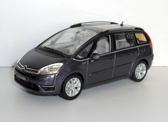 77_C4 Picasso Grand tm. šedá metal. 2007 (Norev)