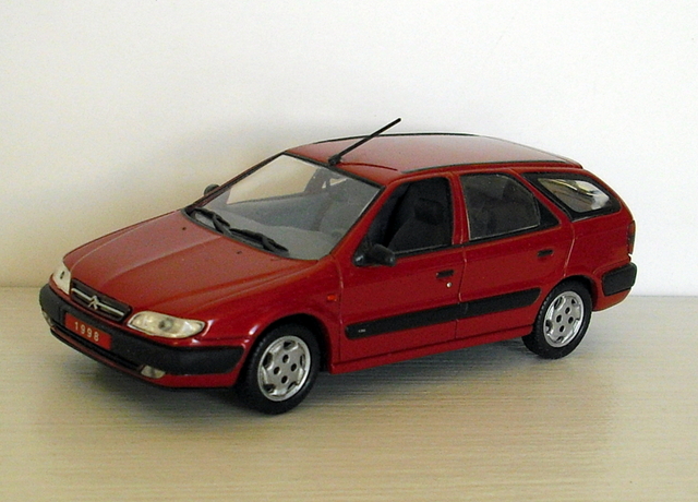 93_Xsara break I.g. červená metal. 1998 (Atlas)