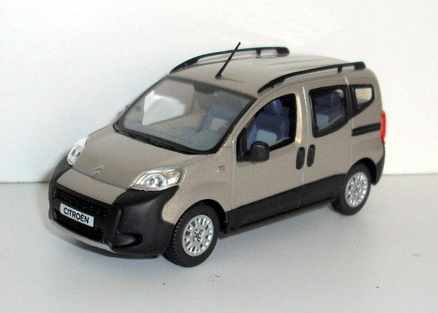 8_Nemo XTR 2009 písková (Norev)-1/43