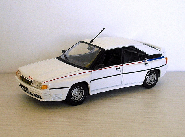 6_BX 4TC bílá 1986 (Atlas)-1/43