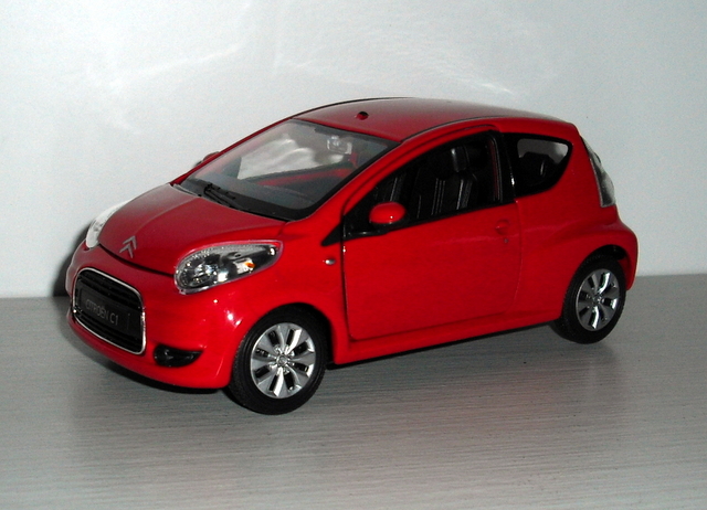 2_C1 facelift červená 3.dveř. verze 2008 (Welly) -1/24