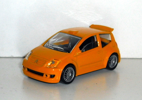 9_C2 oranžová 2004 (Majorette) -1/65