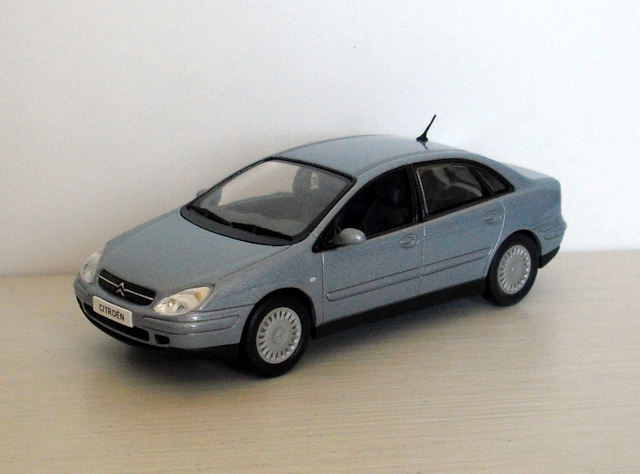 82_C5 I.g. šedá metal. 2001 (Norev)