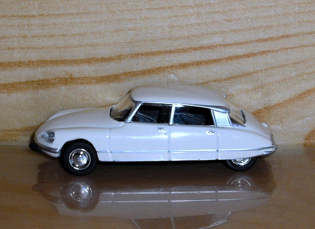 29_DS23 Pallas krémová 1974 (Norev)-1/64